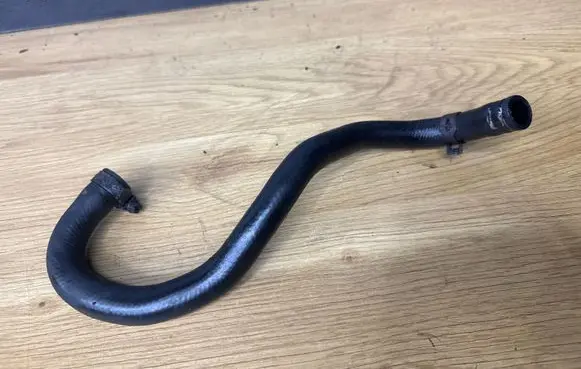 Opel Vivaro Power steering hose/pipe/line 44677