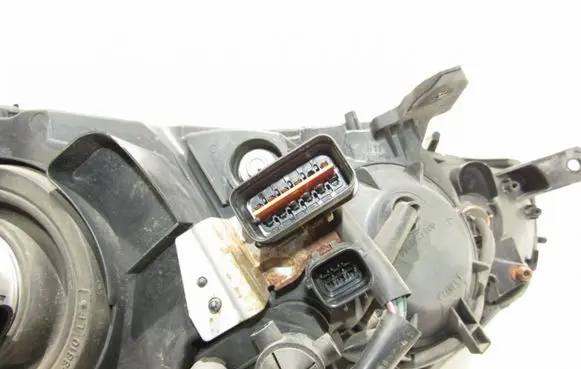 Mitsubishi Outlander Headlight/headlamp