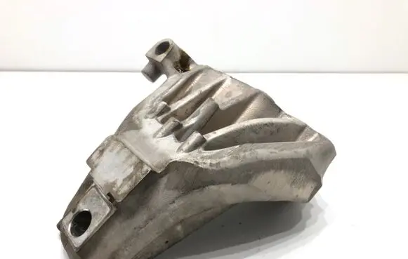 Alfa Romeo Stelvio Engine mounting bracket 50545195