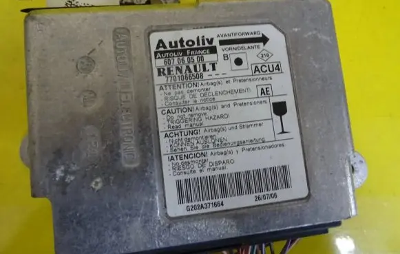 Renault Megane II Airbag control unit/module 607060500 7701066508