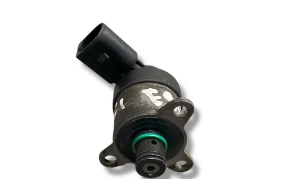 BMW 3 E90 E91 Fuel pressure regulator 0928400560 68516 34779