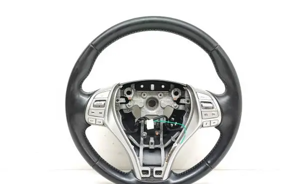 Nissan Qashqai Steering wheel 484304EM5B 34221161A 161335382