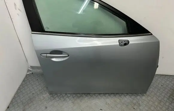 Mazda 3 III Front door
