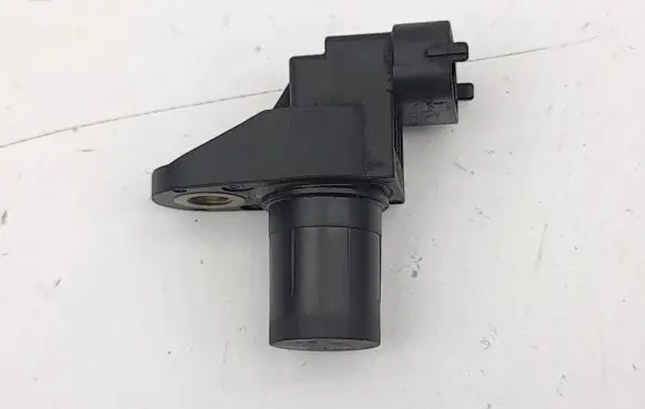 Mercedes-Benz ML W164 Camshaft position sensor A0051531328