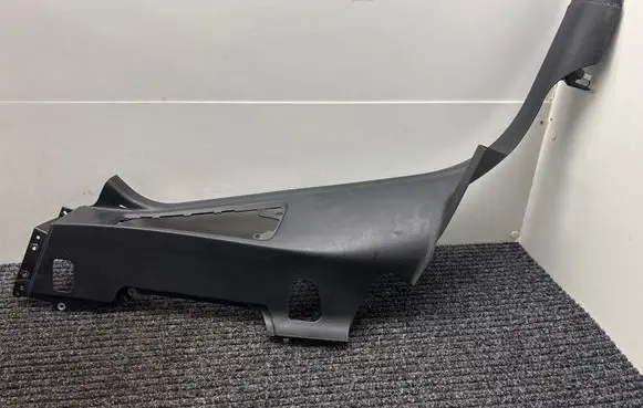 Porsche Macan (95B) (C) pillar trim 95B867767G ESC73SS0 T95B133