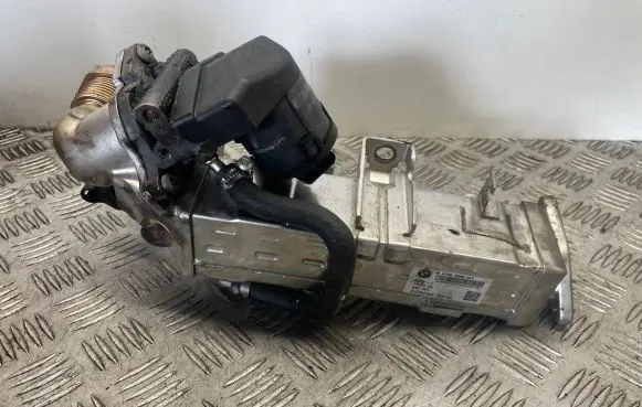 BMW 2 F22 F23 EGR valve cooler 8476993 7810871