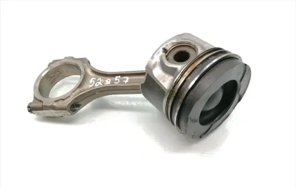 Toyota Avensis T250 Piston with connecting rod 