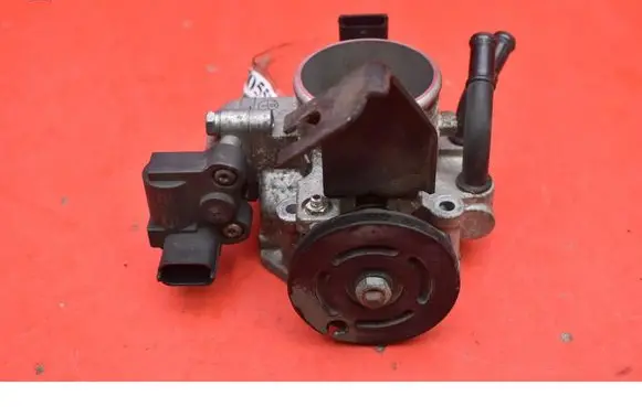 Hyundai i30 Throttle body valve 351002B000