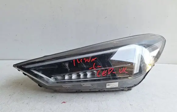 Hyundai Tucson TL Headlight/headlamp 92101D77XX