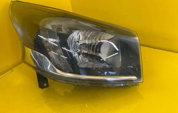Renault Trafic III (X82) Headlight/headlamp 93461901