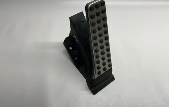 Mercedes-Benz E A207 Accelerator throttle pedal A2223001100