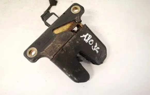 Seat Toledo II (1M) Tailgate/trunk/boot lock/catch/latch 8d5827505
