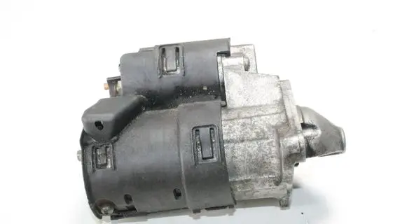 Nissan Note (E12) Starter motor 8200463004