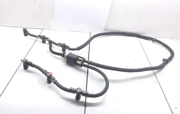 Volkswagen Touareg I Fuel injector supply line/pipe 