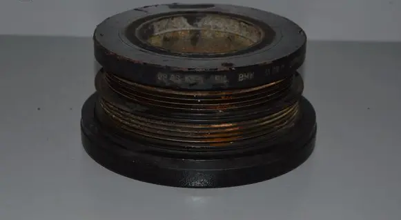 BMW 5 E39 Crankshaft pulley 2247890