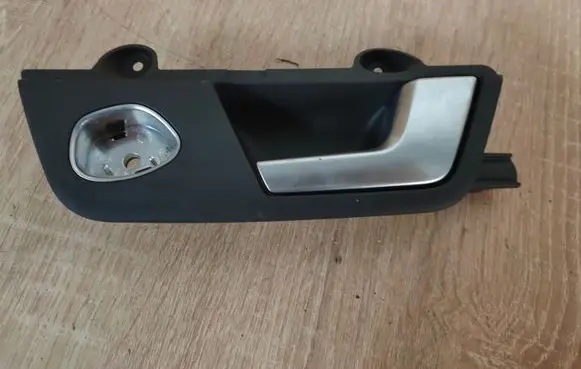 Audi A4 S4 B7 8E 8H Front door interior handle 8F0839020