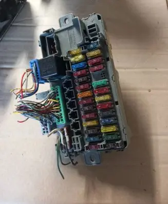 Honda Civic Fuse module Sr3g32 38600sh3