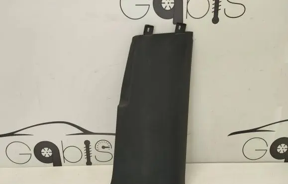 (B) pillar trim (bottom)
