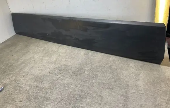 Rear door trim (molding)