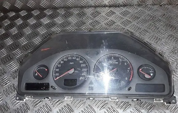 Speedometer (instrument cluster)