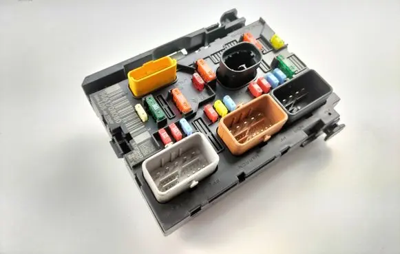 Citroen C4 I Picasso Fuse box set 9661708080