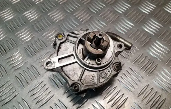 Mercedes-Benz Vito Viano W638 Vacuum pump A6112300165
