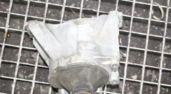 Honda CR-V Engine mount bracket