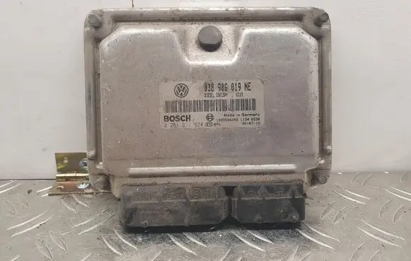 Skoda Fabia Mk1 (6Y) Engine control unit/module 038906019NE 0281011824