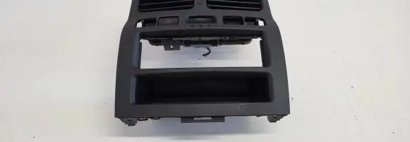 Hyundai Santa Fe Dash center air vent grill 9452026500