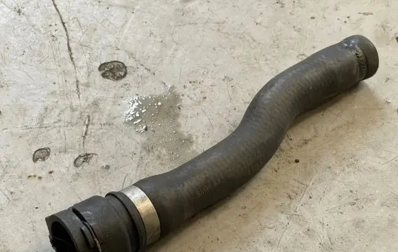BMW X5 E70 Engine coolant pipe/hose 6945268 118427103059