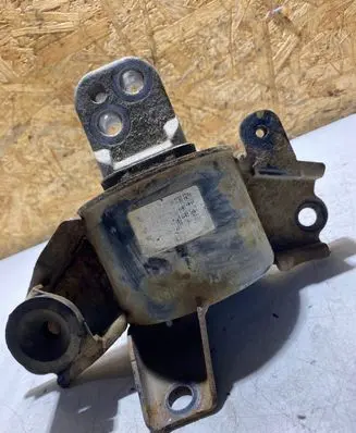 KIA Ceed Engine mount bracket