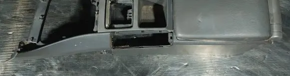 Volvo V70 Center console B9478582 506ZM17