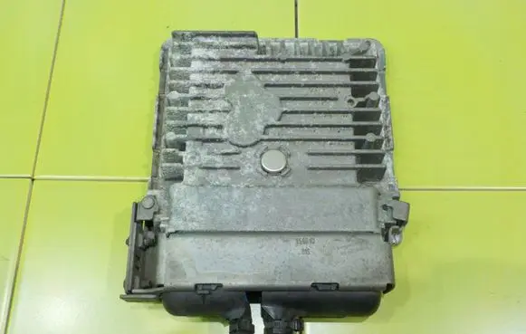 Volkswagen Golf VI Engine control unit/module 5WP42810AA ZP57