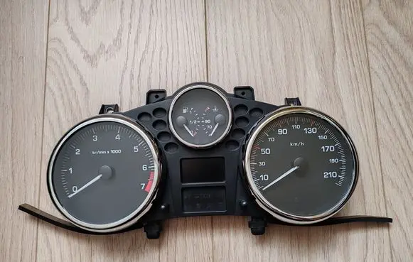 Peugeot 206+ Speedometer (instrument cluster) 9666636980