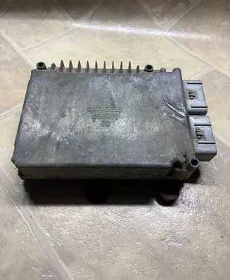 Chrysler Grand Voyager IV Engine control unit/module 04745860 584011