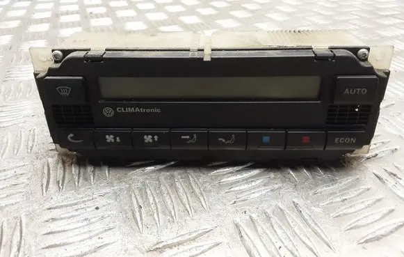 Volkswagen PASSAT B5 Climate control unit 5HB007617