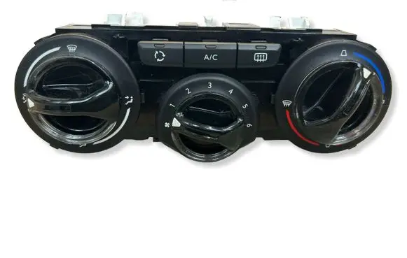 Peugeot 208 I Climate control unit E1063071 74089013