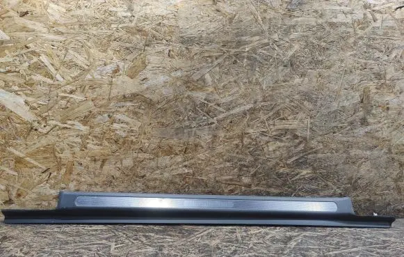 Mercedes-Benz CLC CL203 Front sill trim cover A2036802735