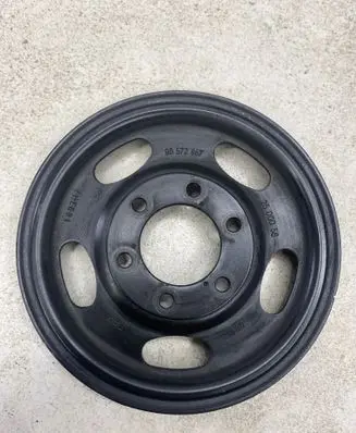 Opel Corsa D Crankshaft pulley 90572867