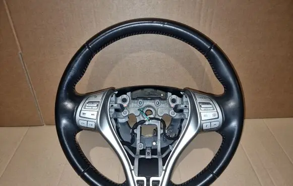 Nissan Qashqai Steering wheel 484304EL5B 34221157A