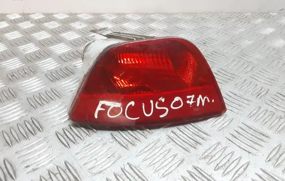 Ford Focus Tailgate rear/tail lights 5M5115K272