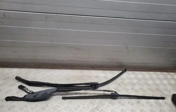 Mercedes-Benz CL C216 Front wiper blade arm A2218200244 A2218200144