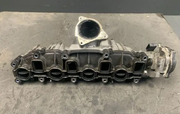 Audi A4 S4 B6 8E 8H Intake manifold 1024113S01