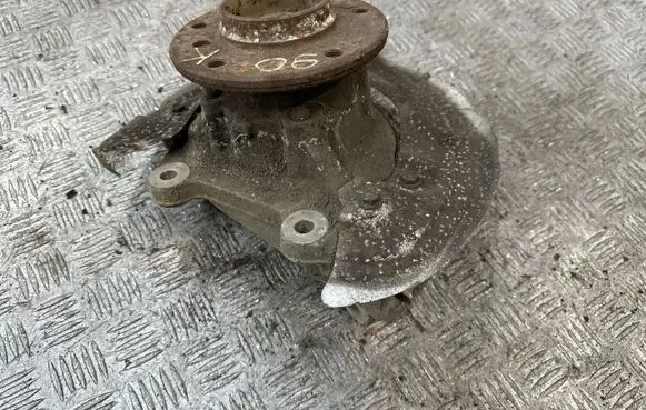 BMW 3 E90 E91 Front wheel hub 