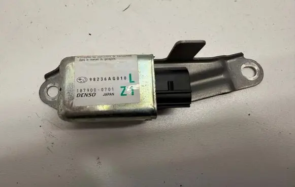 Subaru Outback Airbag deployment crash/impact sensor 98236AG010 1879000701
