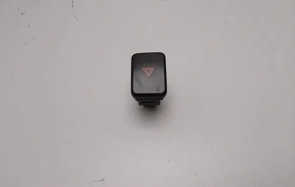 Toyota Auris E180 Other switches/knobs/shifts 8433202190
