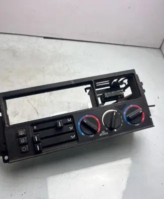 BMW 5 E34 Climate control unit 8351651 051496