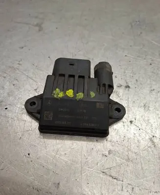 Glow plug pre-heat relay