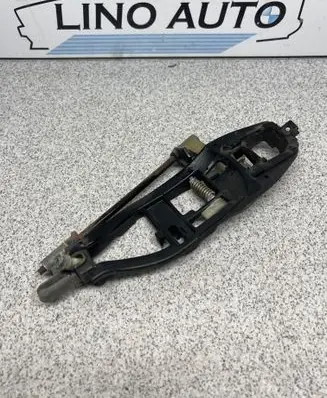 BMW 3 E46 Front door exterior handle/bracket 8253453