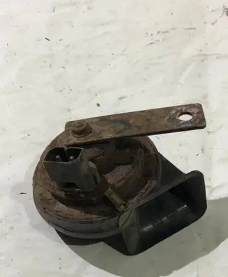 Peugeot 406 Horn signal E335717